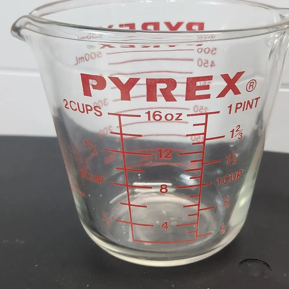 Set of 2 Vtg Pyrex Glass Measuring Cups 2 & 1 Cup Red Letter Corning USA 516 508